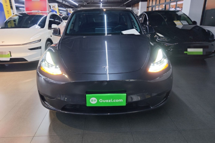 Tesla Model Y 2024 #3 Tesla Model Y 2024 car image #3