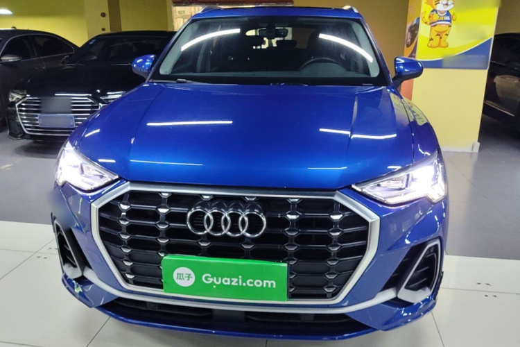 Audi Q3 2020 car image #3