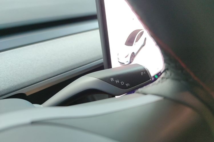 Tesla Model Y 2023 #14 Tesla Model Y 2023 car image #14