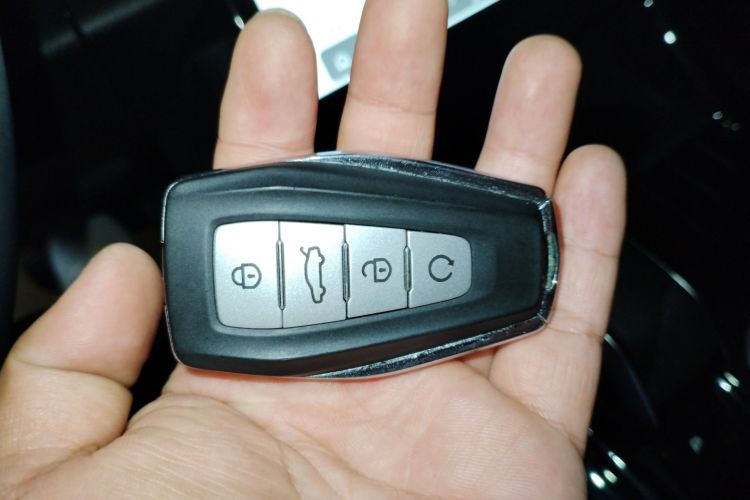 GEELY Boyue L 2023 car image #11