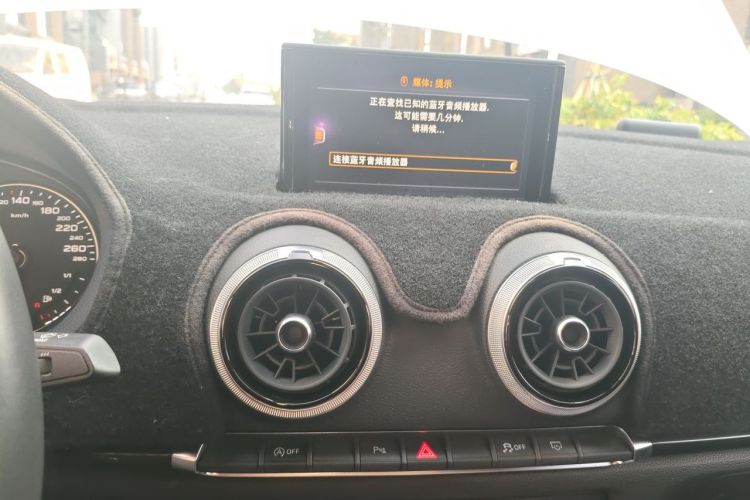 Audi A3 2019 car image #13