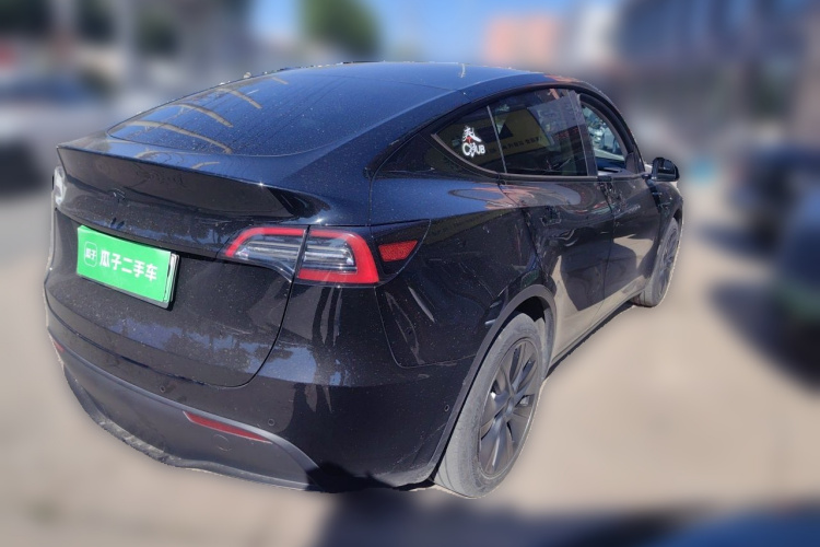 Tesla Model Y 2023 #5 Tesla Model Y 2023 car image #5