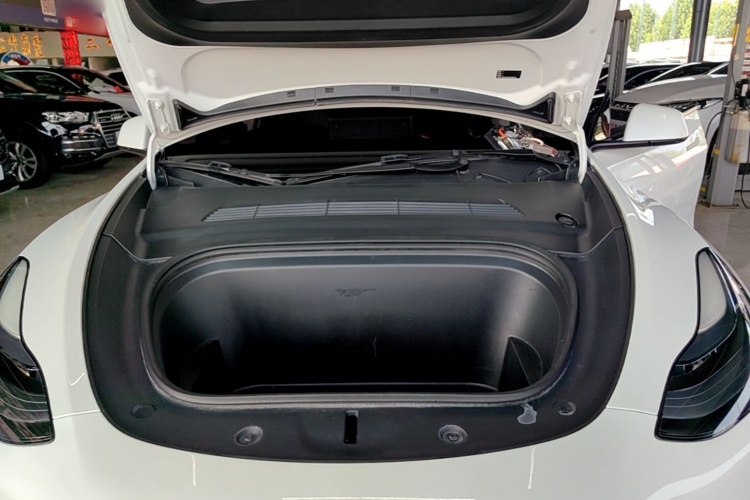 Tesla Model Y 2023 immagine di auto #20