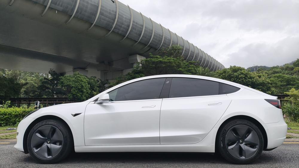 Tesla Model 3 2020 car image #4