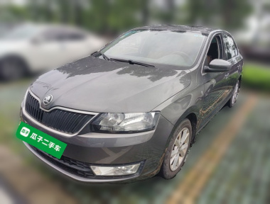 Skoda Rapid 2015 Skoda Rapid 2015 car image