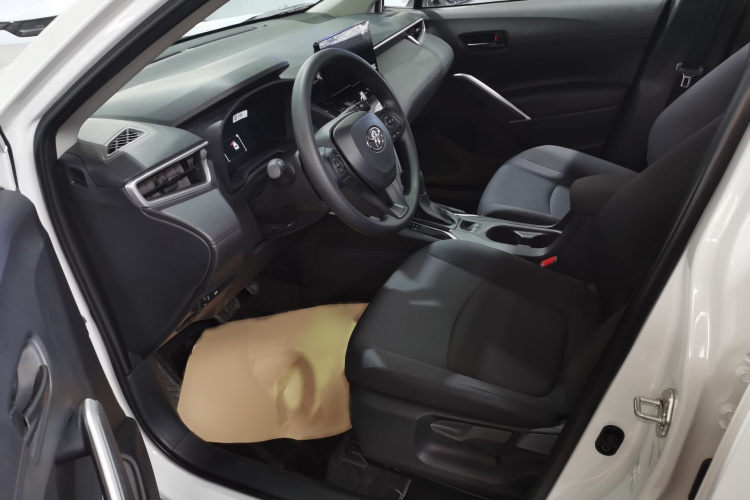 Toyota Corolla Cross 2025 #8 Toyota Corolla Cross 2025 car image #8