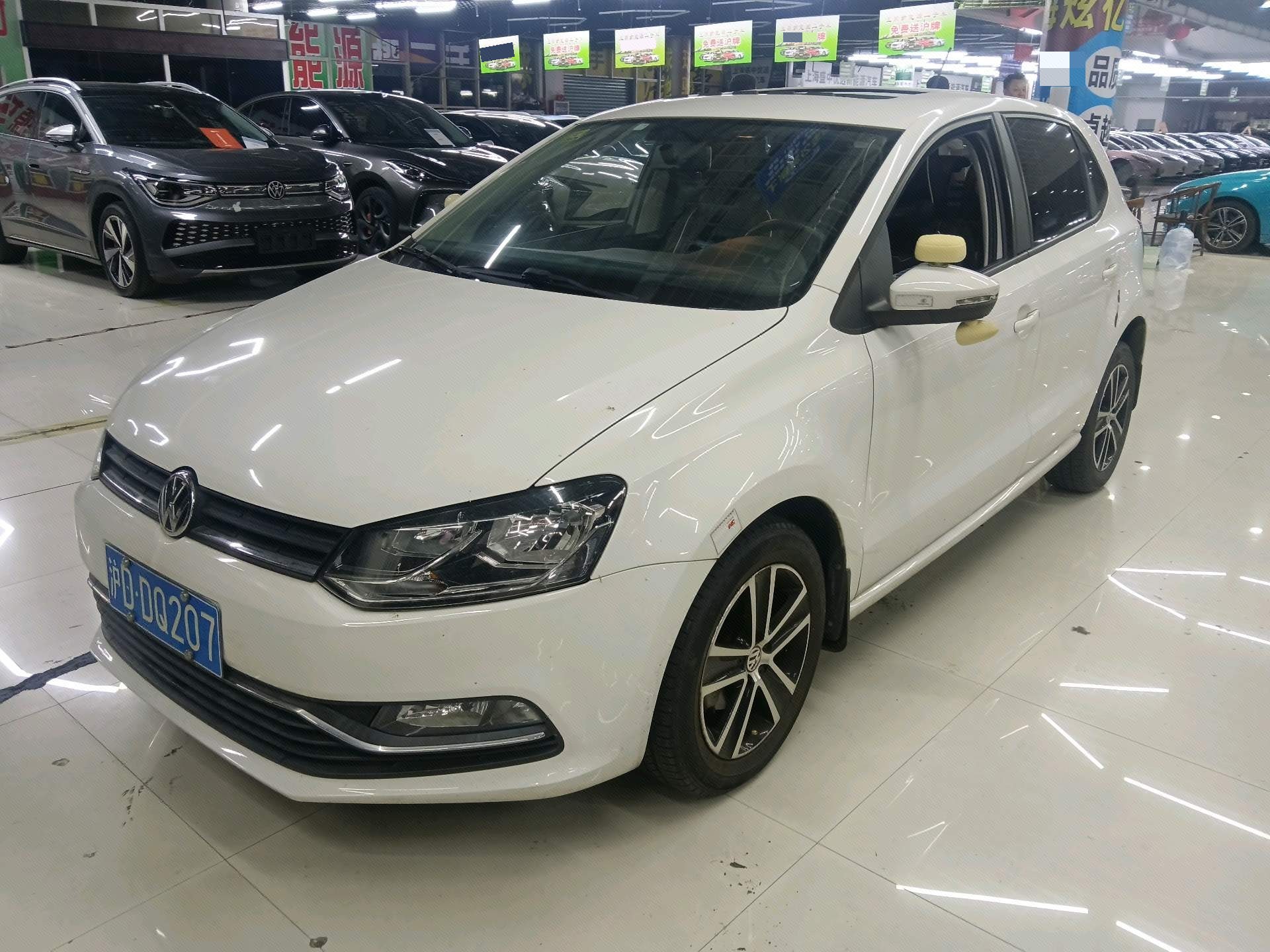 Volkswagen Polo 2018 car image 