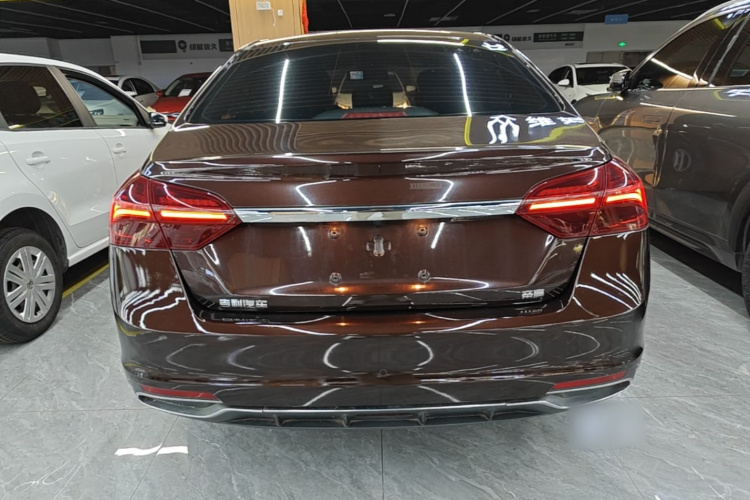 GEELY Emgrand 2020 car image #4