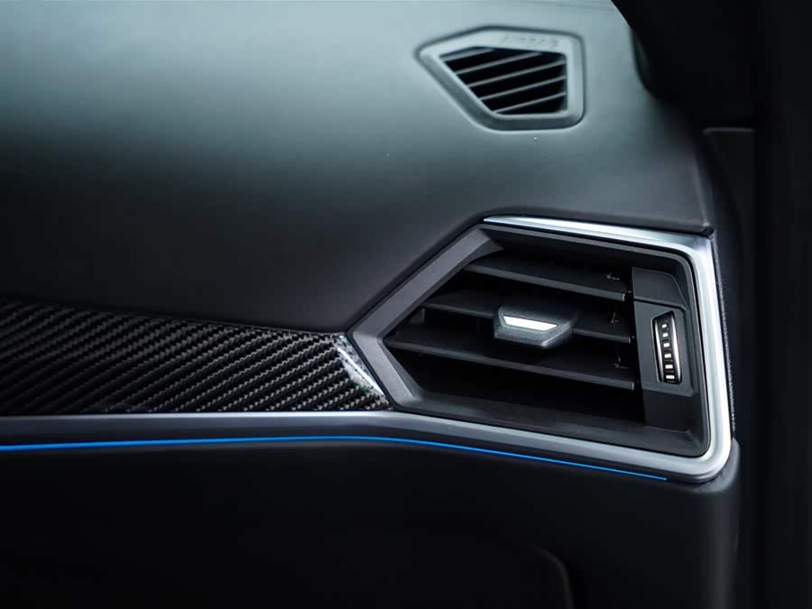 BMW M4 2024 immagine di auto #45