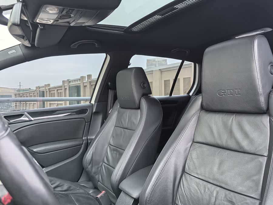 Volkswagen GolfGTI 2011 #45 Volkswagen GolfGTI 2011 car image #45