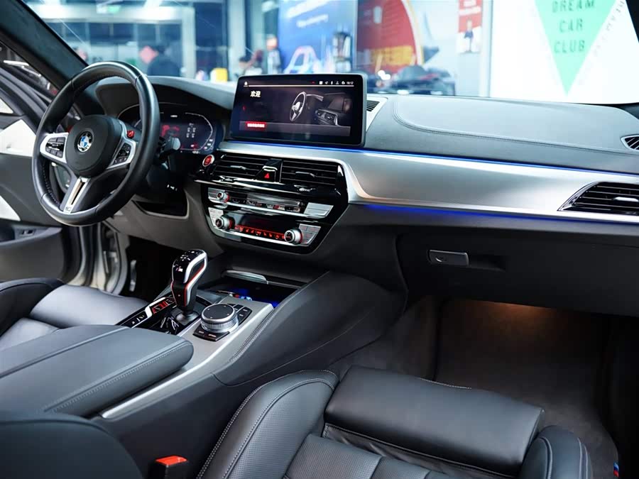 BMW M5 2022 صورة سيارة #45