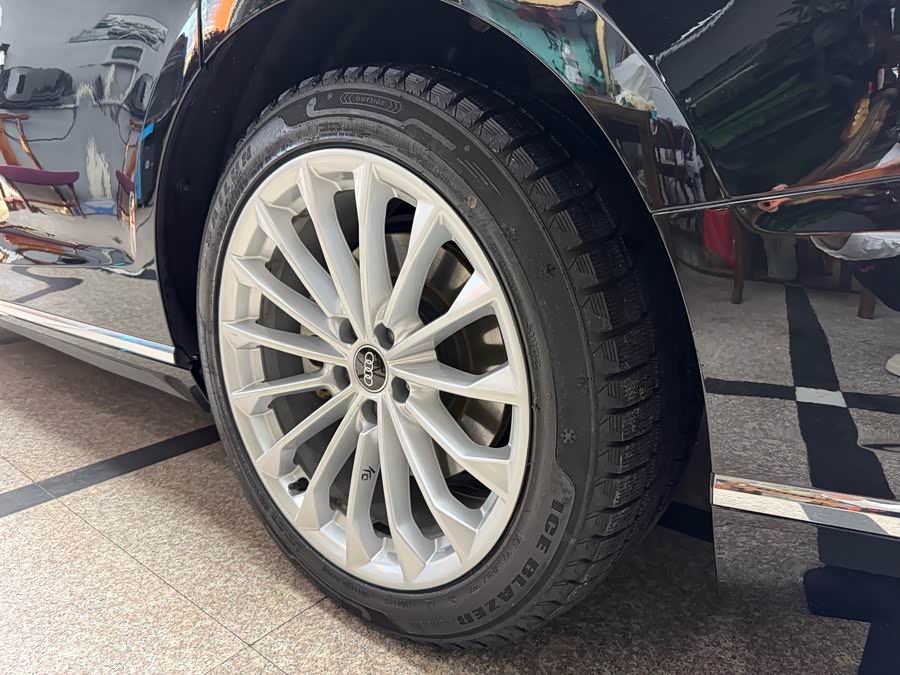 Audi A8 2021 imagem de carro #45