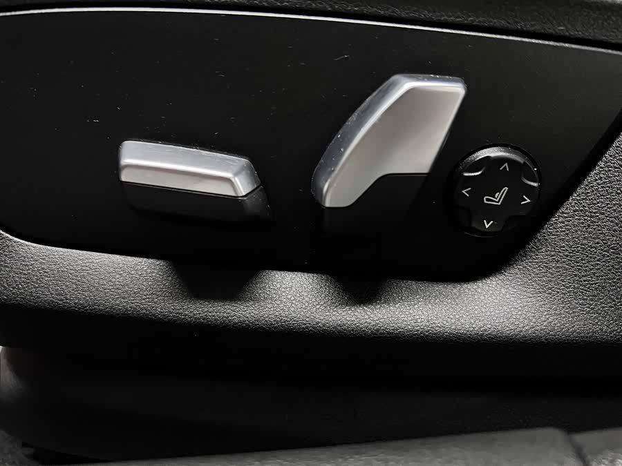 BMW 5 Series New Energy 2021 car image #45