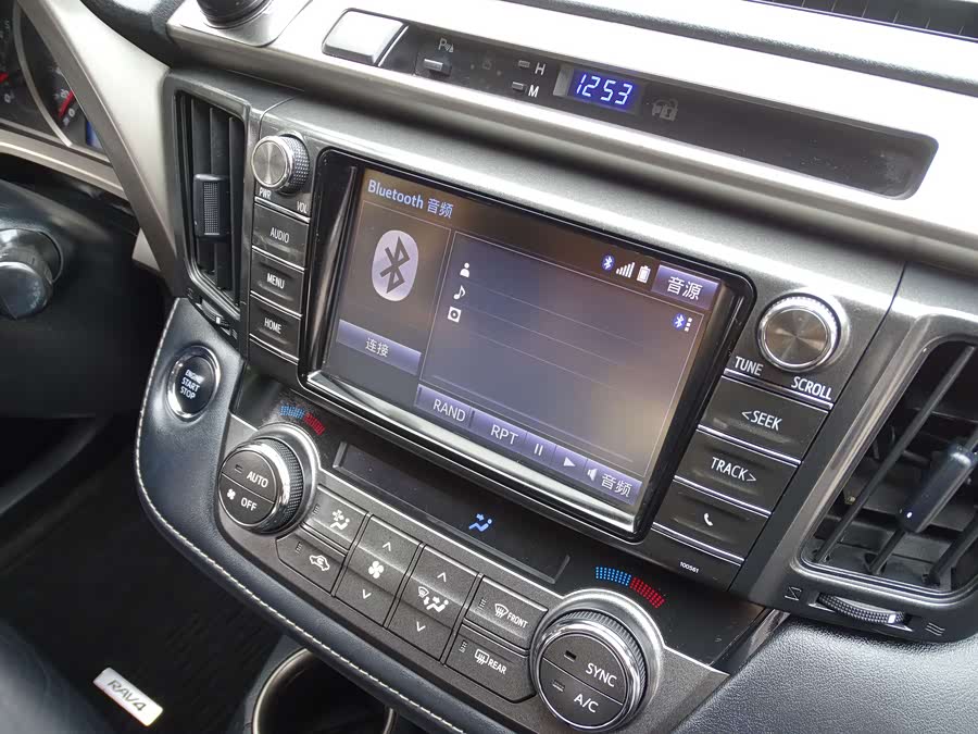 Toyota RAV4 2015 car image #45