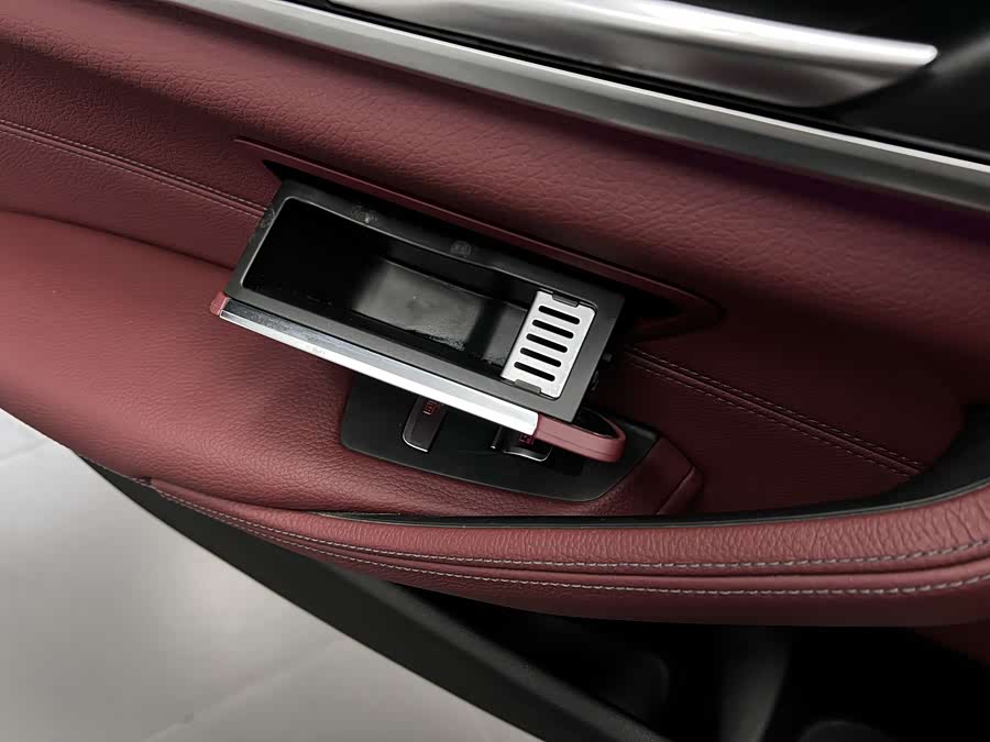 BMW 5 Series 2020 car image #45