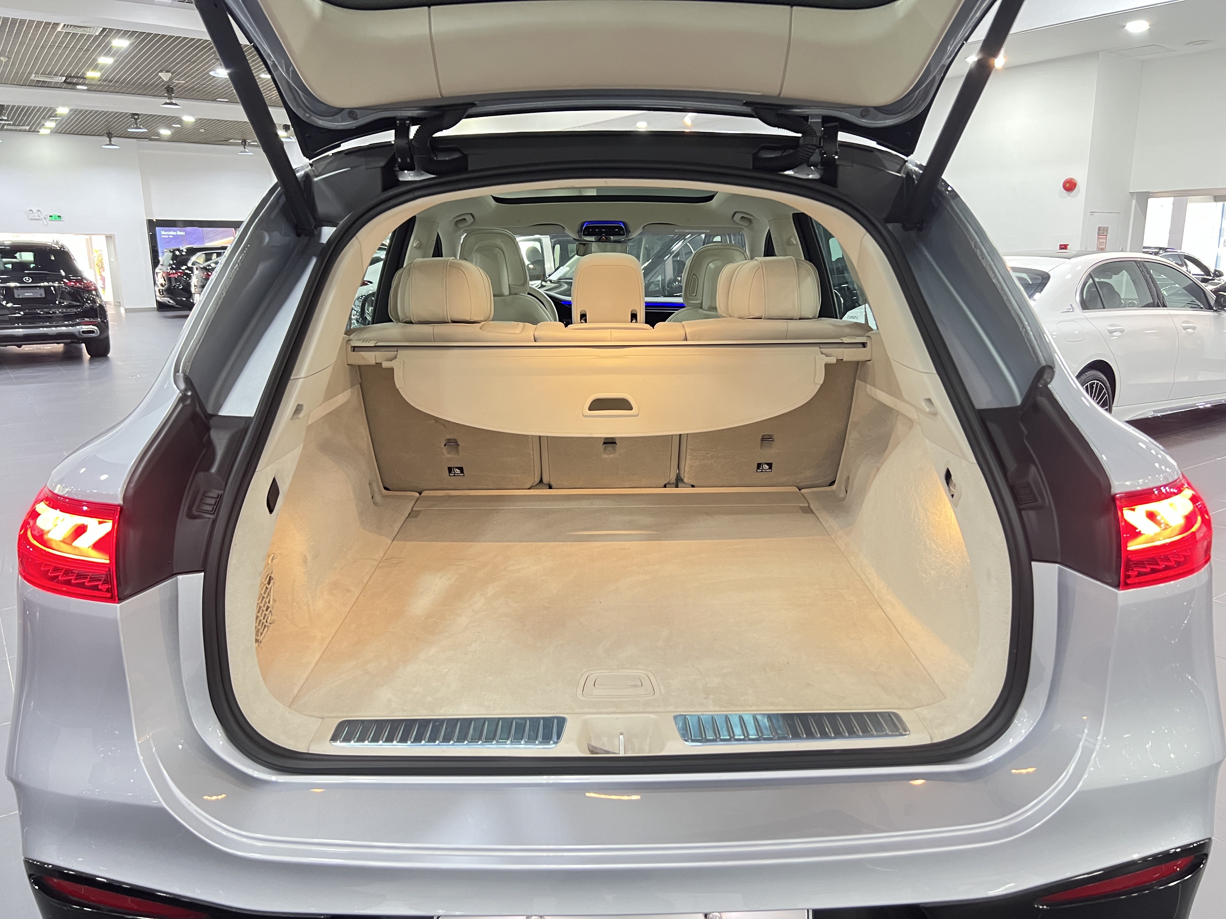 Mercedes-Benz EQS SUV 2023 car image #45