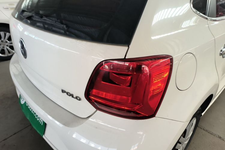 Volkswagen Polo 2018 car image #8