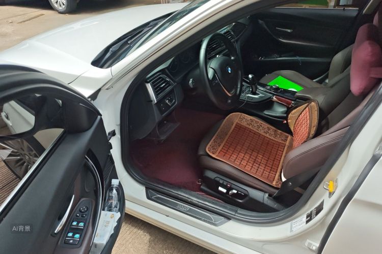 BMW 3 Series 2018 car image #18