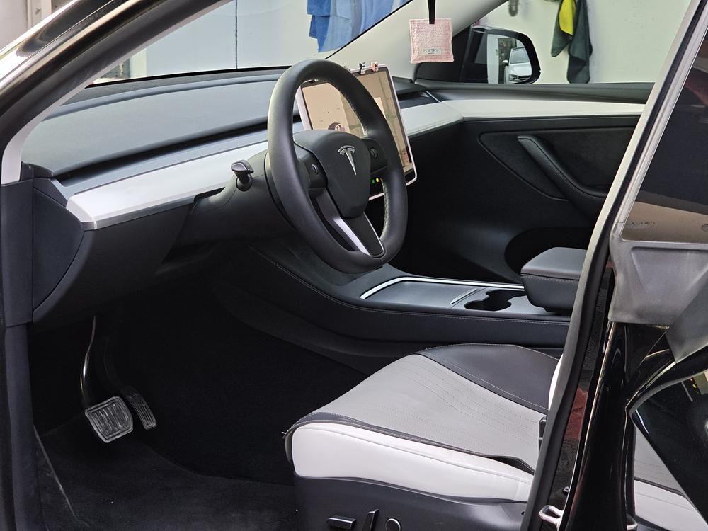 Tesla Model Y 2021 #11 Tesla Model Y 2021 car image #11