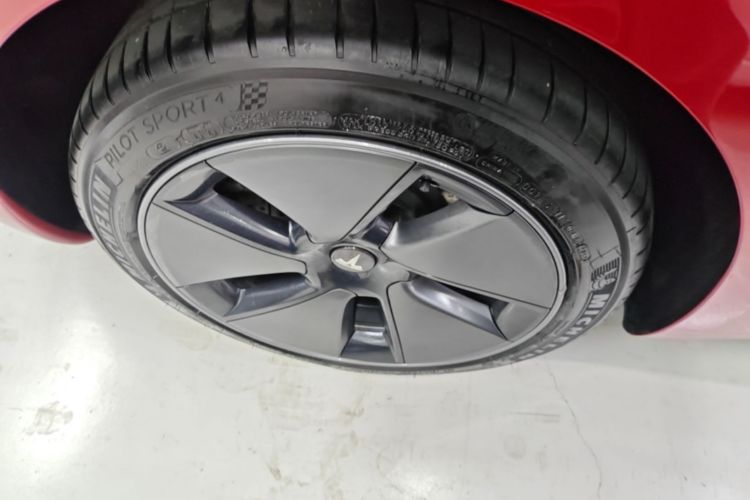 Tesla Model 3 2022 car image #10