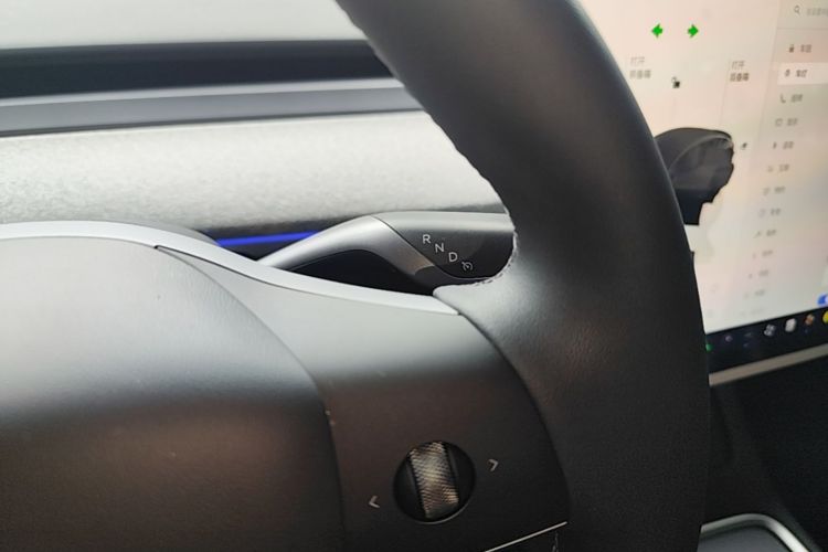 Tesla Model Y 2024 #14 Tesla Model Y 2024 immagine di auto #14