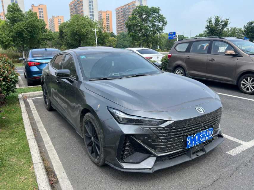 Changan UNI-V 2023 car image 