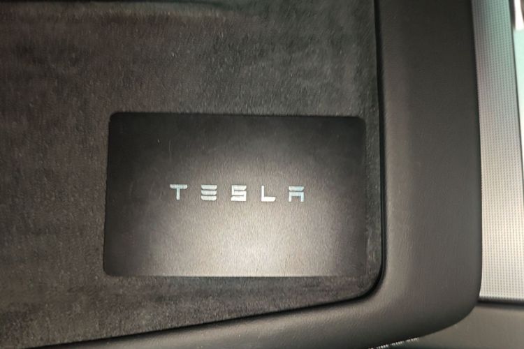 Tesla Model 3 2024 #14 Tesla Model 3 2024 car image #14