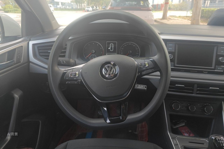 Volkswagen Polo 2019 car image #12