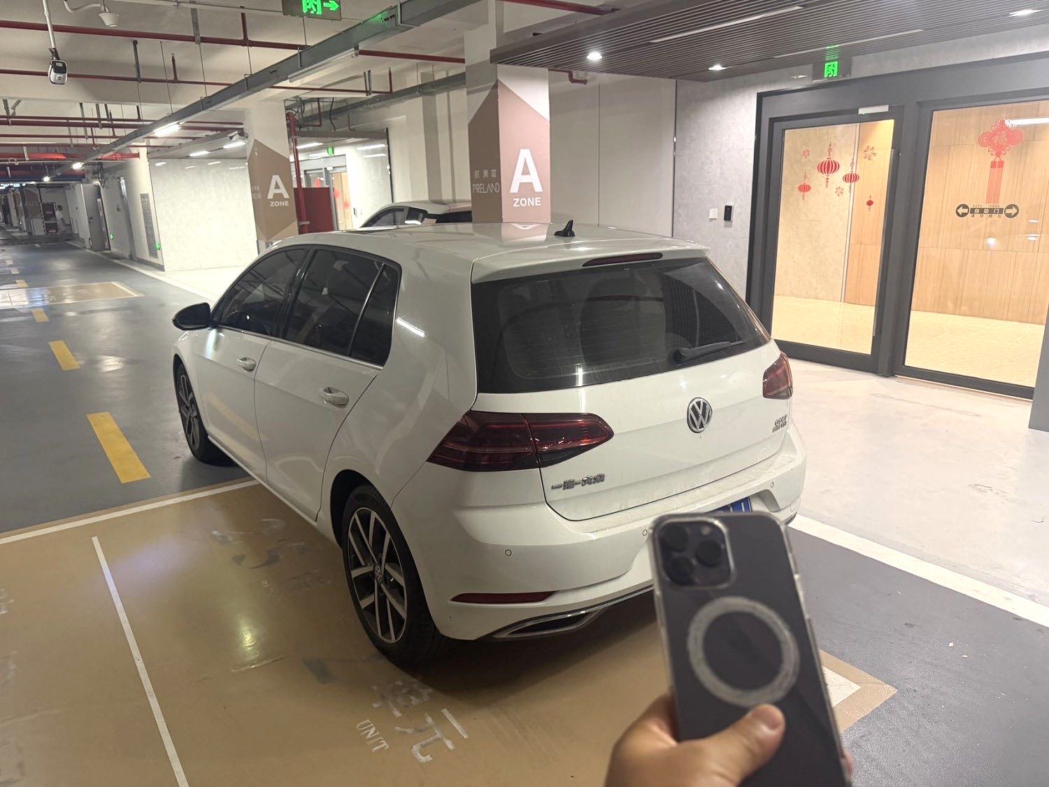 Volkswagen Golf 2020 car image #9