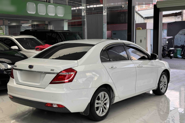 GEELY Emgrand 2015 car image #4