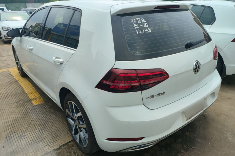 Volkswagen Golf 2020 car image #7