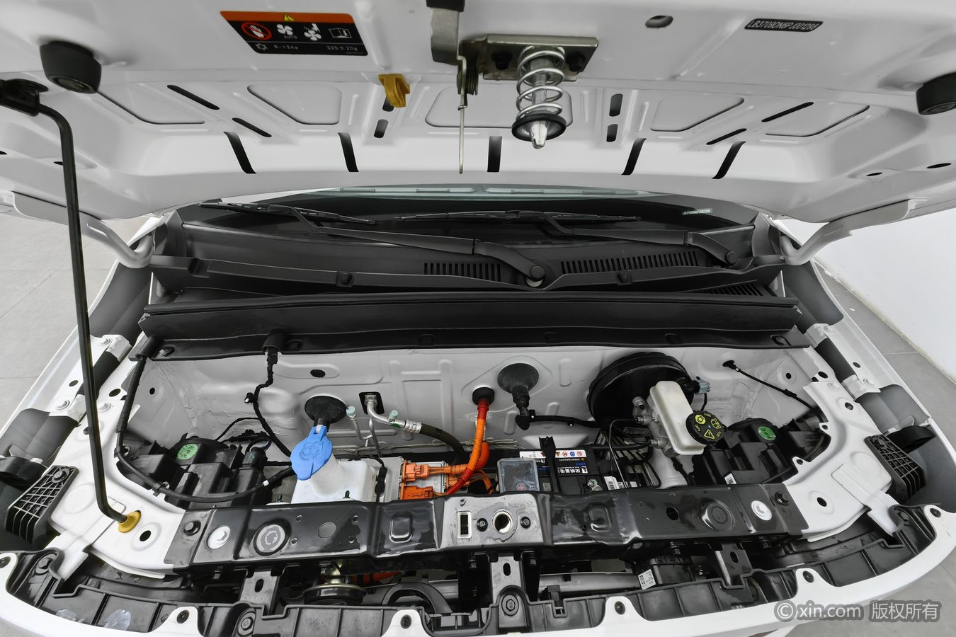 2023 car image #18