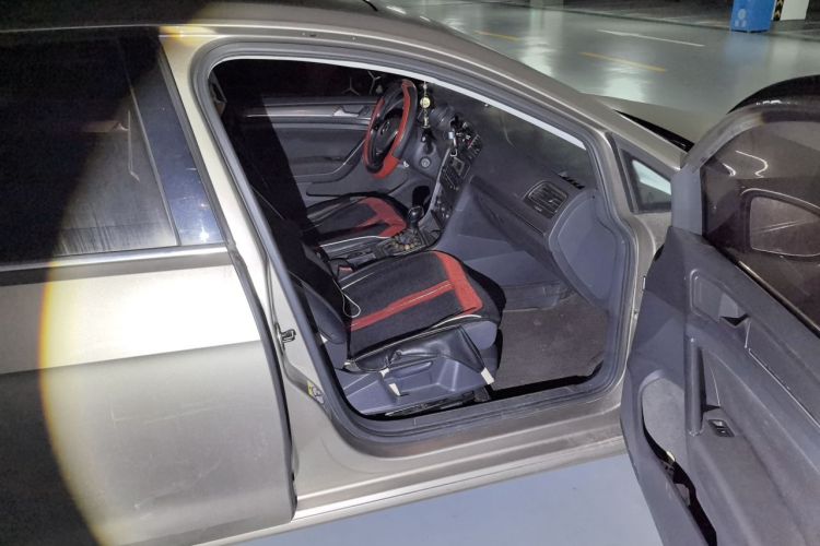 Volkswagen Golf 2014 car image #27