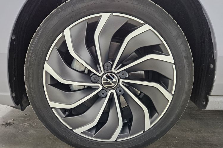 Volkswagen Golf 2022 car image #8