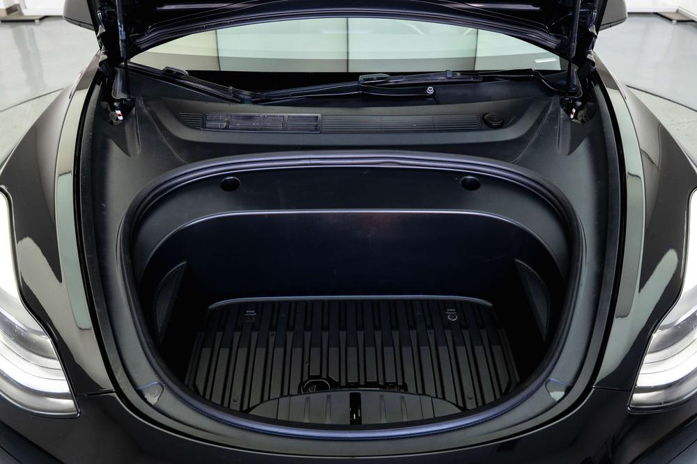 Tesla Model 3 2023 car image #26