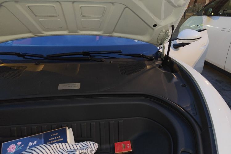 MI SU7 2024 immagine di auto #24