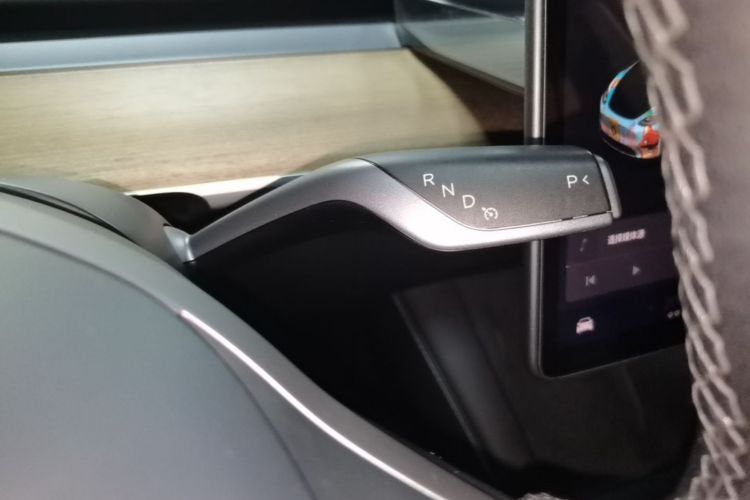 Tesla Model Y 2021 #14 Tesla Model Y 2021 car image #14