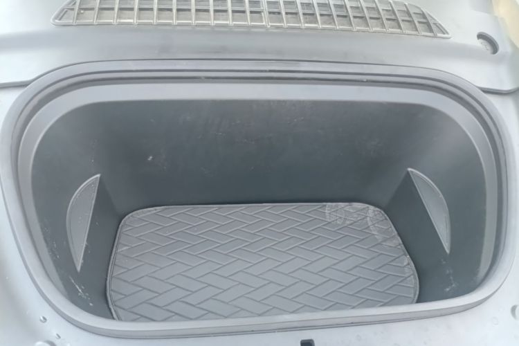 Tesla Model Y 2023 #20 Tesla Model Y 2023 immagine di auto #20