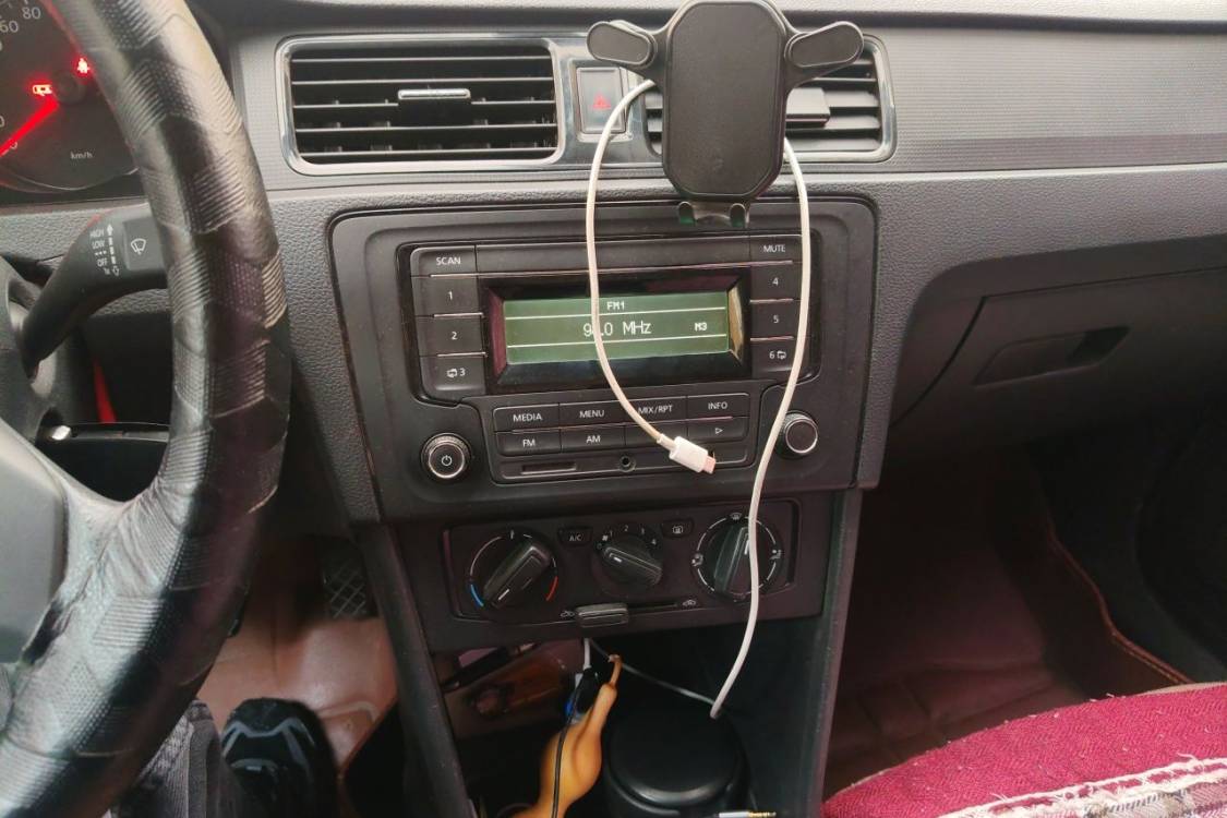 Volkswagen Santana 2015 car image #26
