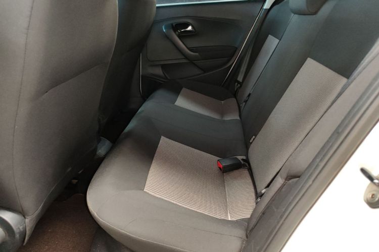 Volkswagen Polo 2018 car image #17