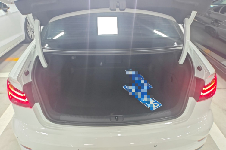 Audi A3 2018 car image #19