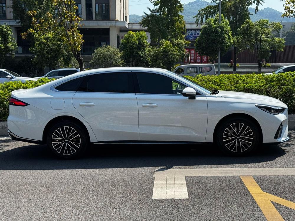 GEELY Emgrand 2026 #7 GEELY Emgrand 2026 image de voiture #7