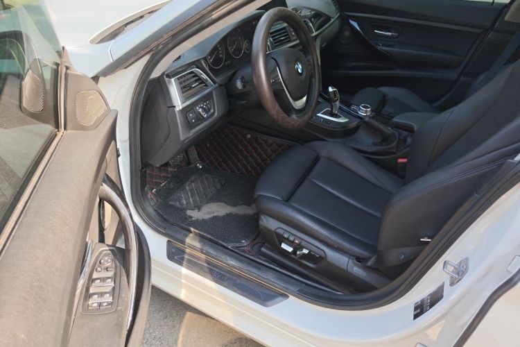 BMW 3 Series GT 2019 imagem de carro #13