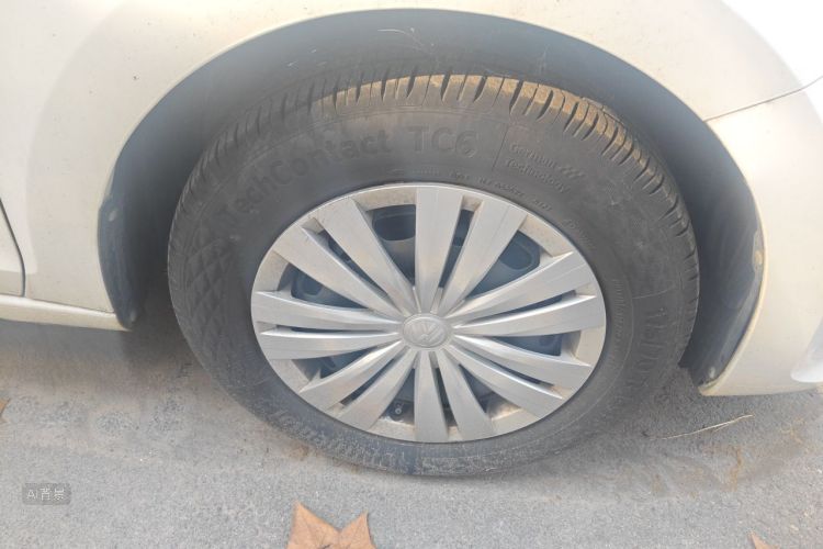 Volkswagen Santana 2017 imagen de coche #9