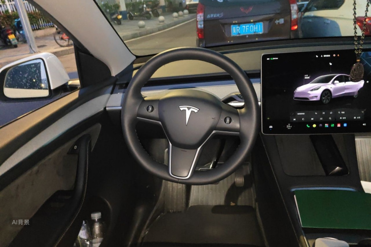 Tesla Model Y 2024 immagine di auto #12