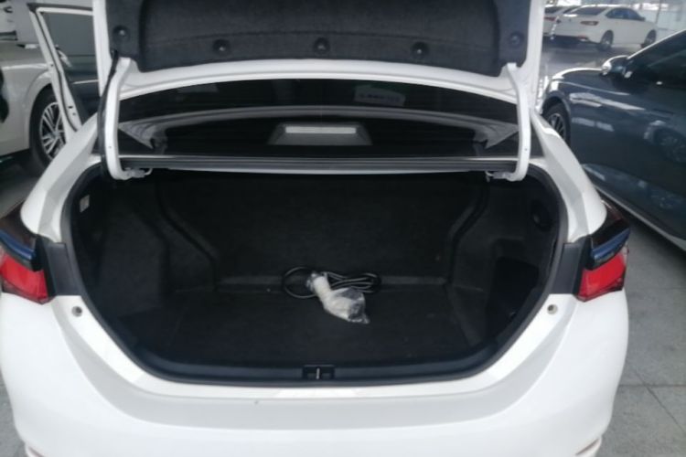 Toyota Corolla Hybird E+ 2021 immagine di auto #19