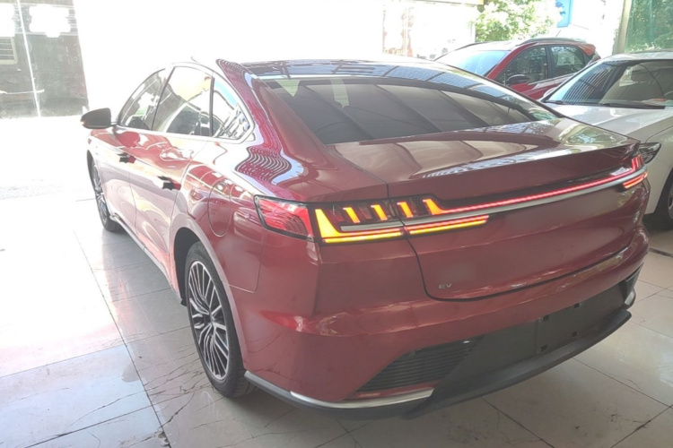 BYD Han 2022 immagine di auto #7