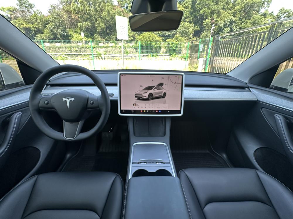 Tesla Model Y 2024 #12 Tesla Model Y 2024 car image #12