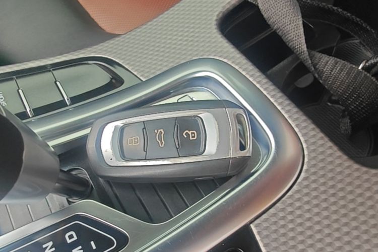 GEELY Emgrand GS 2017 car image #9