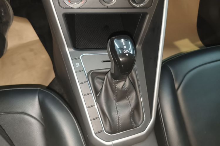 Volkswagen Polo 2021 car image #18